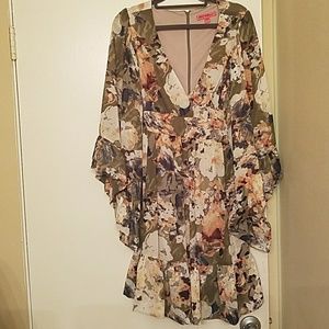 NWT Betsey Johnson Bell Sleeve Dress